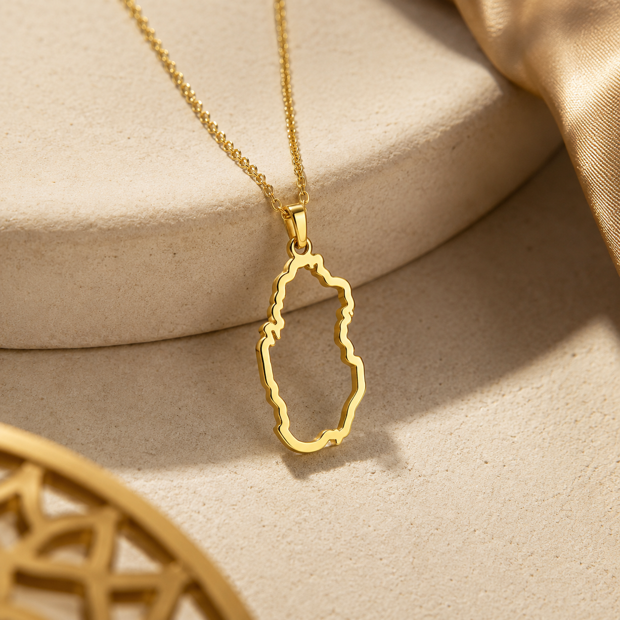 Qatar Country Necklace