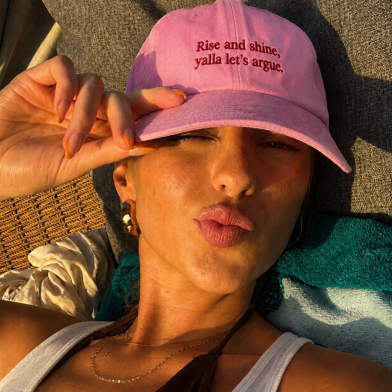 "Let's argue" Cap